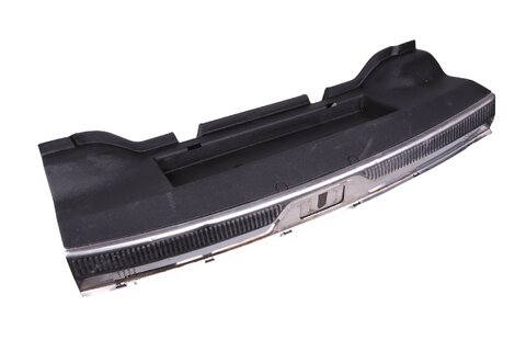 Kryt nákladové hrany zavazadlového prostoru 3T5863459B