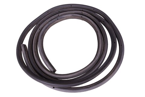 Těsnění dveří vnější přední levé 4M51-A20709-AG