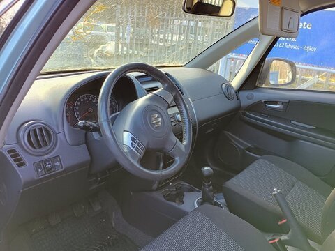 Suzuki SX4 1.6VVT 79kW