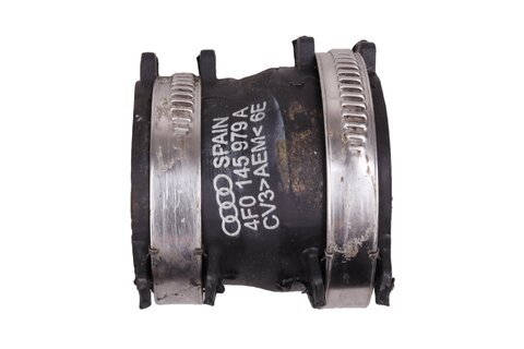 Hadice tlaková intercooler horní levá 4F0145979A