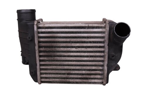 Chladič nasávaného vzduchu - intercooler pravý 4F0145806AA