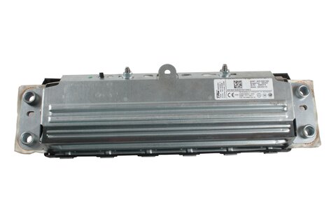 Kolenní airbag řidiče