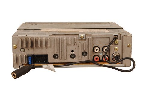 Autorádio  (CD, WMA,MP3,USB,AUX) univerzální