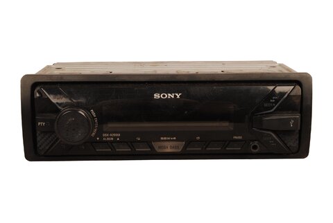 Autorádio  ( WMA, USB, AUX) univerzální