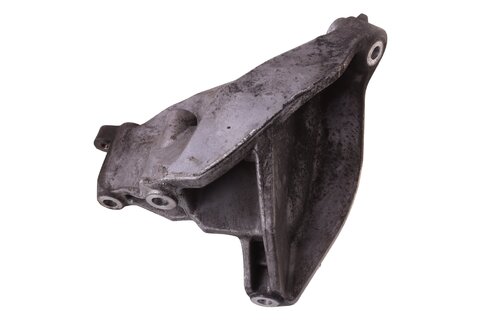 Držák motoru pravý 076199308