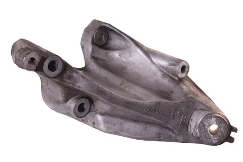 Držák motoru pravý 076199308