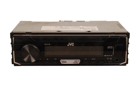 Autorádio  ( MP3 WMA  AUX USB ) univerzální