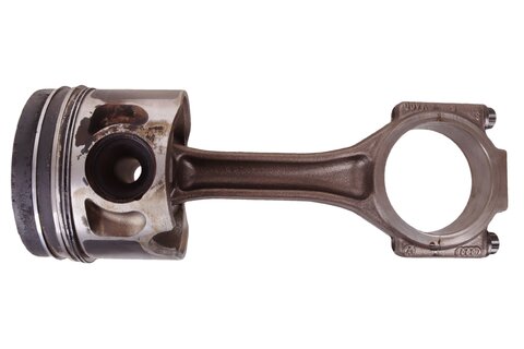 Sada ojnice   píst (1. a 2. válec) - 038107065HE