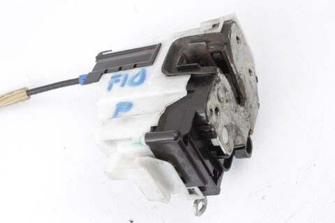 Zámek centrálu přední pravý P