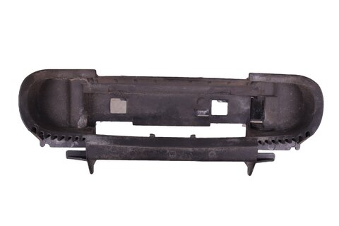 Upevňovací třmen kliky přední pravý, L=P zadní 4B0839885