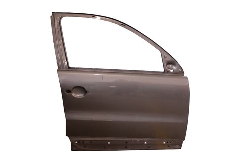 Dveře přední pravé 5N0831056B