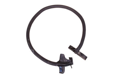 Pravé těsnění zadních křídlových dveří 	908301086R