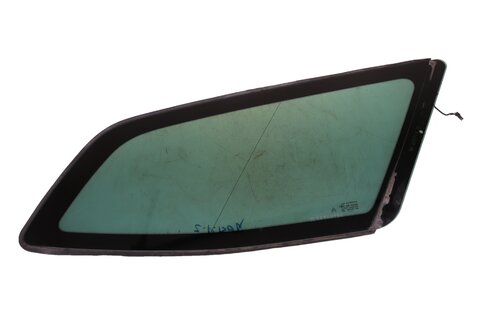 Sklo boční pravé zadní kufr combi 8569WJ