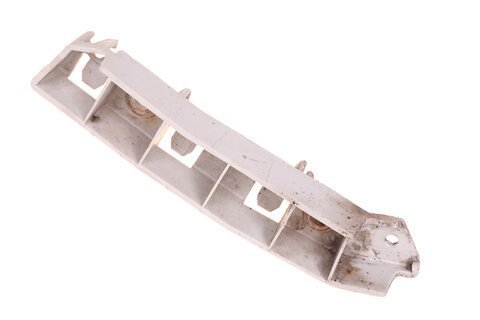 Držák předního nárazníku pravý BM51-17D958-AE