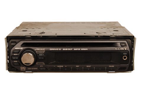 Autorádio s CD univerzální