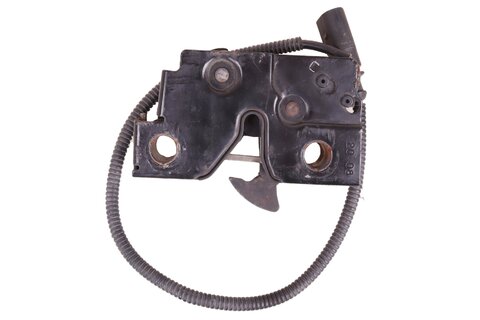 Zámek kapoty - spodní díl 2K5823509E