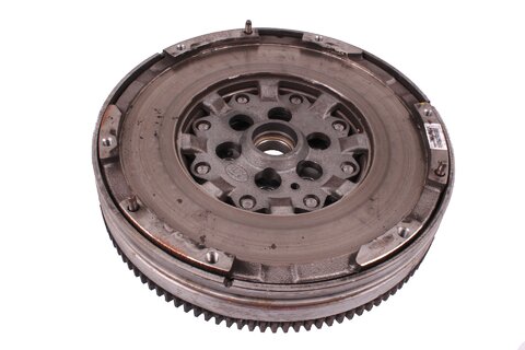 Setrvačník dvouhmotový