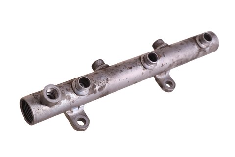 Rozdělovač paliva pravý 059130090AG