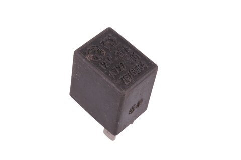 Relé 20A černé 7676504