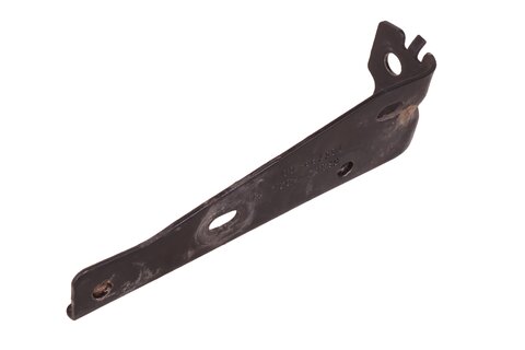 Pravý držák předního nárazníku 62564JY00A