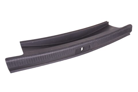 Kryt nákladové hrany zavazadlového prostoru hatchback 5G6863459K82V