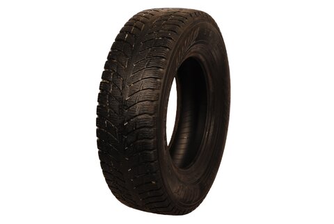 Pneumatika ZIMNÍ 225/75 R16C 121/120R  NOKIAN Snowproof C (5 mm) rok 2021