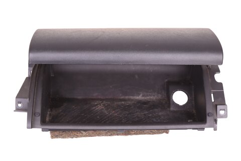 Odkládací přihrádka palubní desky - strana řidiče