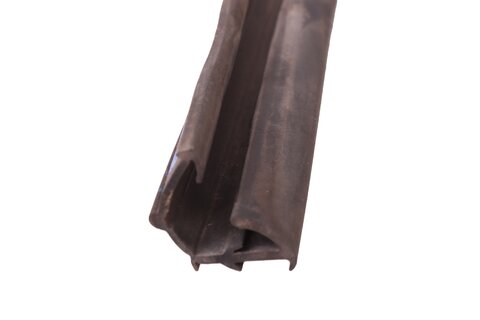 Těsnění předního skla pravé 803318H305