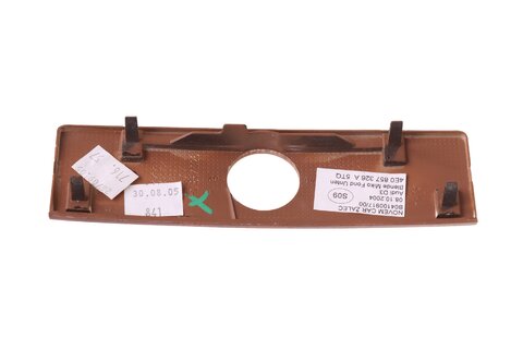 Krytka výdechu topení zadního ořech dřevodekor 4E0857326A