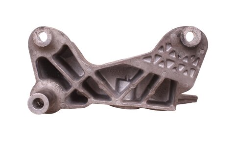 Držák motoru pravý 13227753