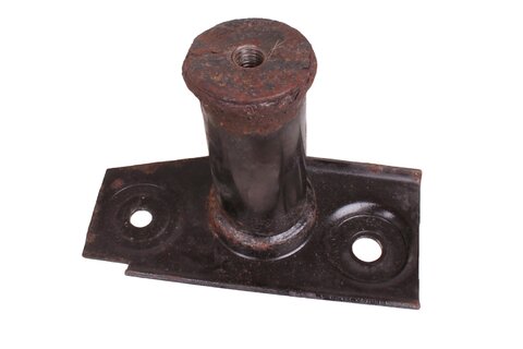 Držák spodního krytu motoru pravý 1K0018966E