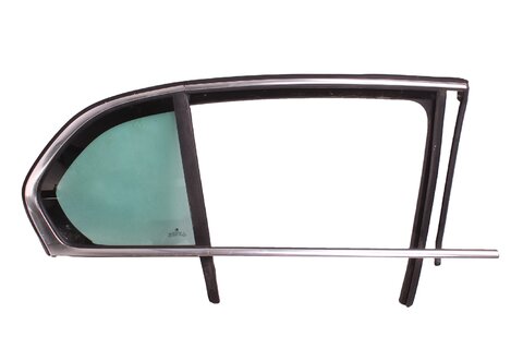 Sklo boční s těsněním pravé tm.zelené sedan (chrom lišta) 3T5845210AN