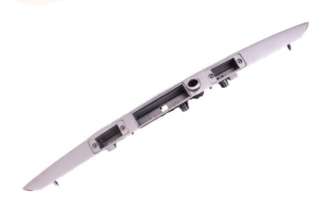 Zadní lišta pro osvětlení SPZ - 4E0827576D