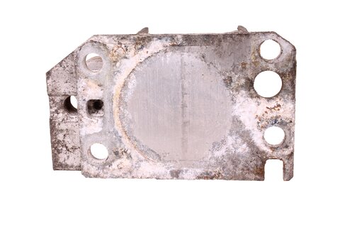 Držák výztuhy předního nárazníku pravý 4E0807134AB