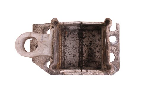 Držák výztuhy předního nárazníku pravý 4E0807134AB