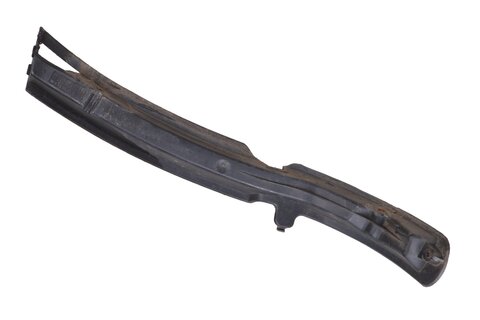 Držák předního nárazníku pravý 3C0807178