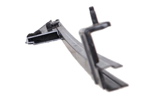 Vodící lišta skla zadních dveří levá 822191137R