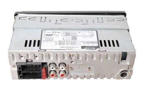 Autorádio  ( MP3 WMA  AUX USB ) univerzální