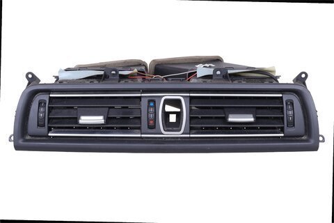 Výdech topení přední střed 64229209136