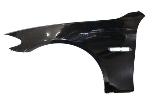 Blatník přední levý hliník 41355A03261