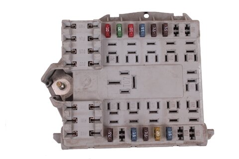 Pojistková skříňka u motoru 46760253