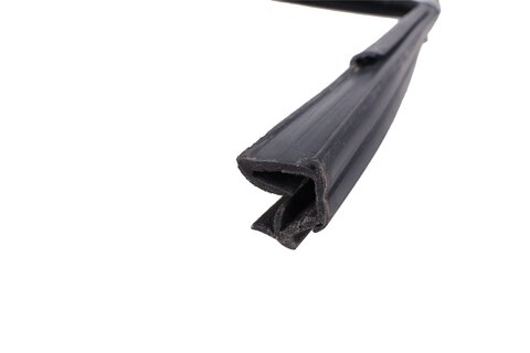 Těsnění skla předních dveří pravé 5dv. hatchback 13188923