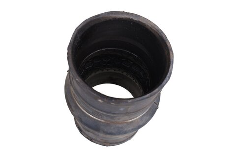 Gumová hadice sání od intercooleru k sání motoru 144630767R