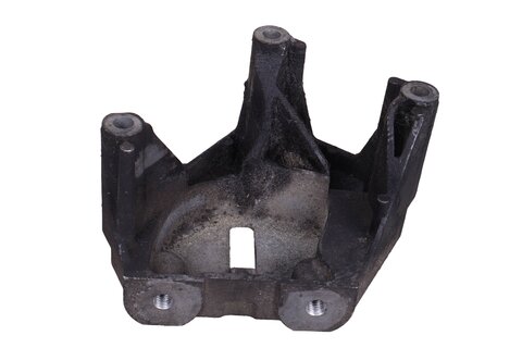 Držák motoru pravý 13130728