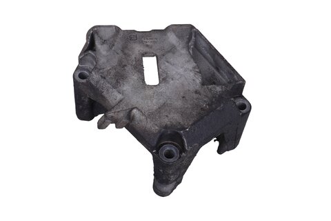 Držák motoru pravý 13130728