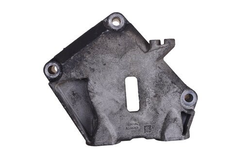 Držák motoru pravý 13130728