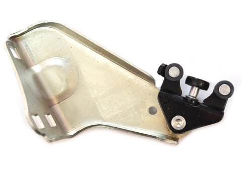 Spodní valivé vedení pravých posuvných dveří