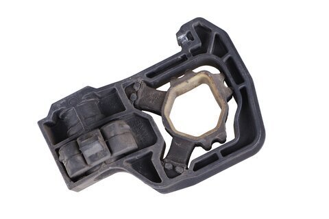 Držák chladiče spodní levý 17117575247