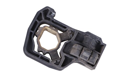 Držák chladiče spodní pravý 17117575248