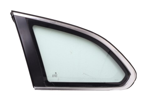 Sklo boční zadní levé zelené combi 51377199989
